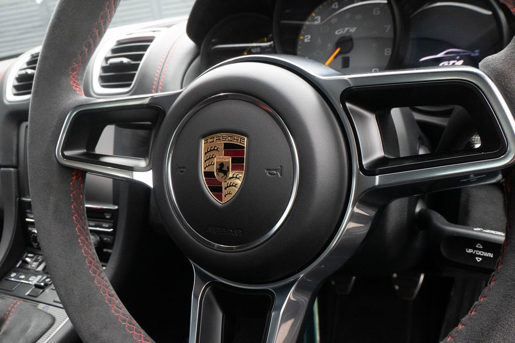 Porsche 981 Cayman GT4