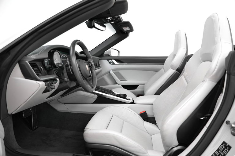 Porsche 992 Carrera 4S