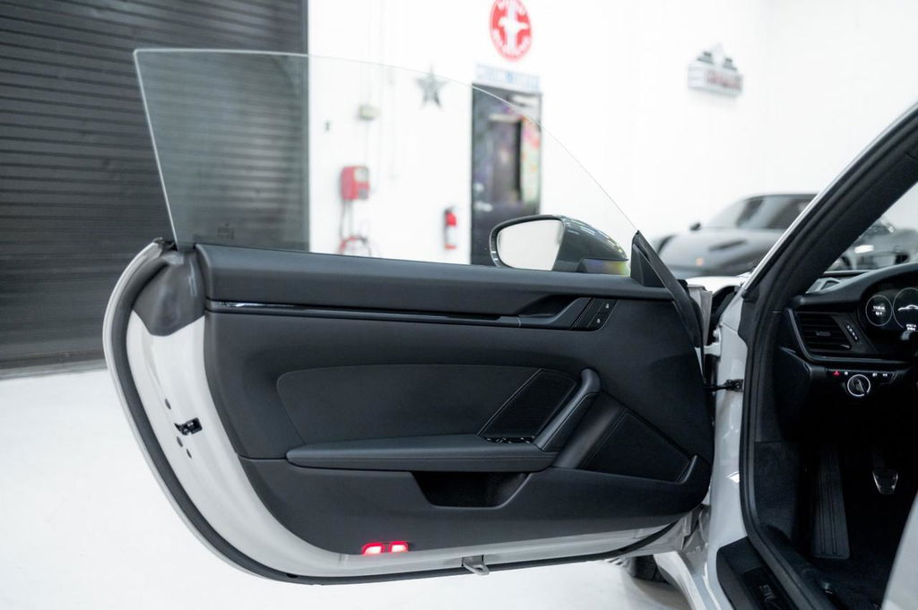 Porsche 992 Carrera T