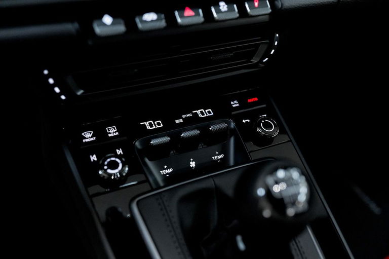 Porsche 992 Carrera T