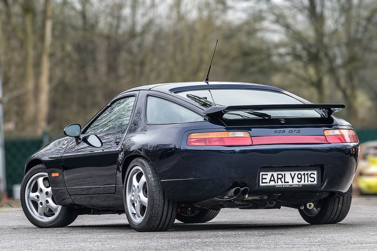 Porsche 928 GTS