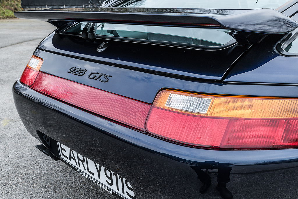 Porsche 928 GTS