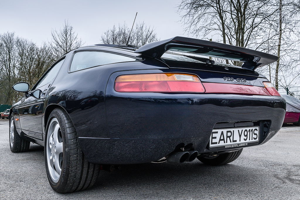 Porsche 928 GTS