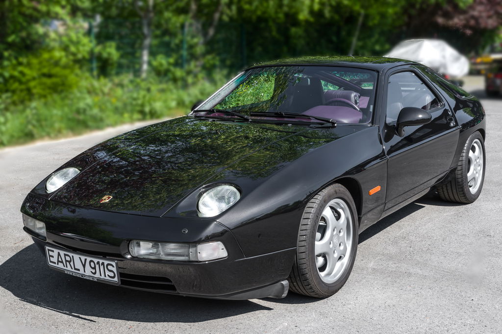 Porsche 928 GTS