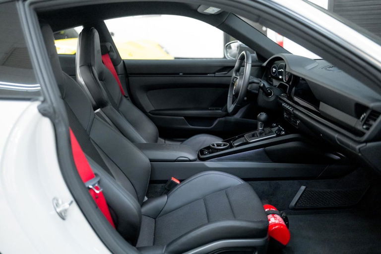 Porsche 992 Carrera T