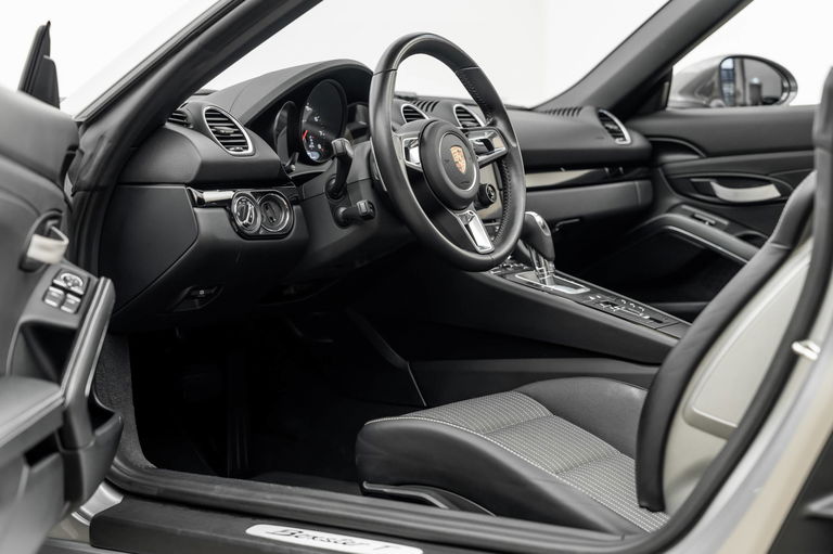 Porsche 718 Boxster T