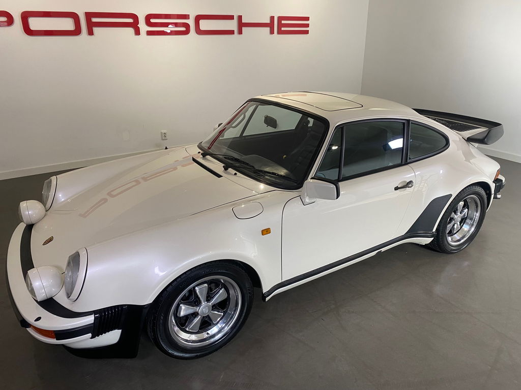 Porsche 911 Turbo 3.3