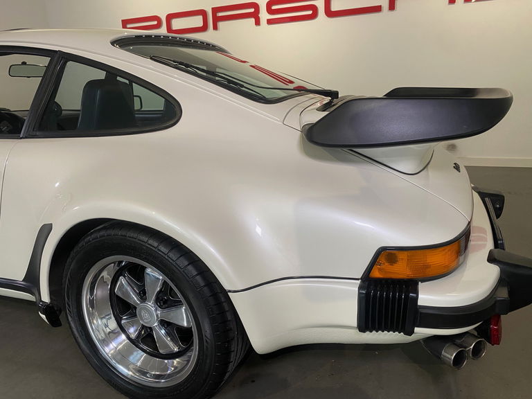 Porsche 911 Turbo 3.3