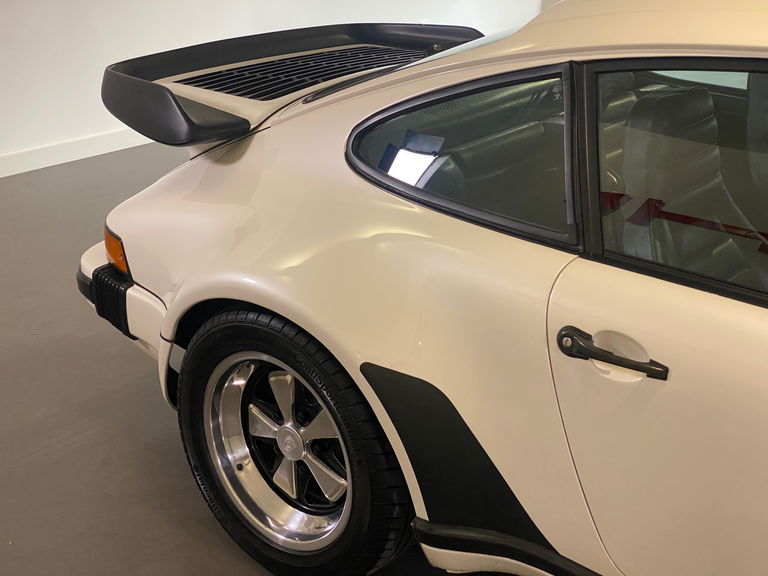 Porsche 911 Turbo 3.3