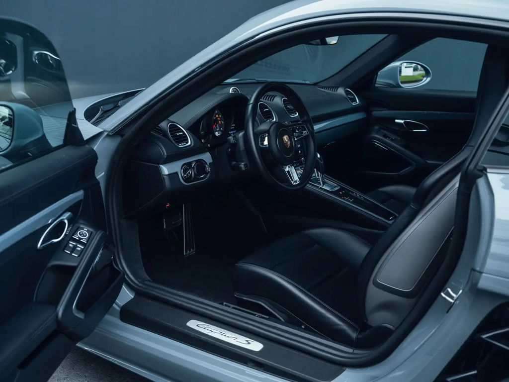 Porsche 718 Cayman S