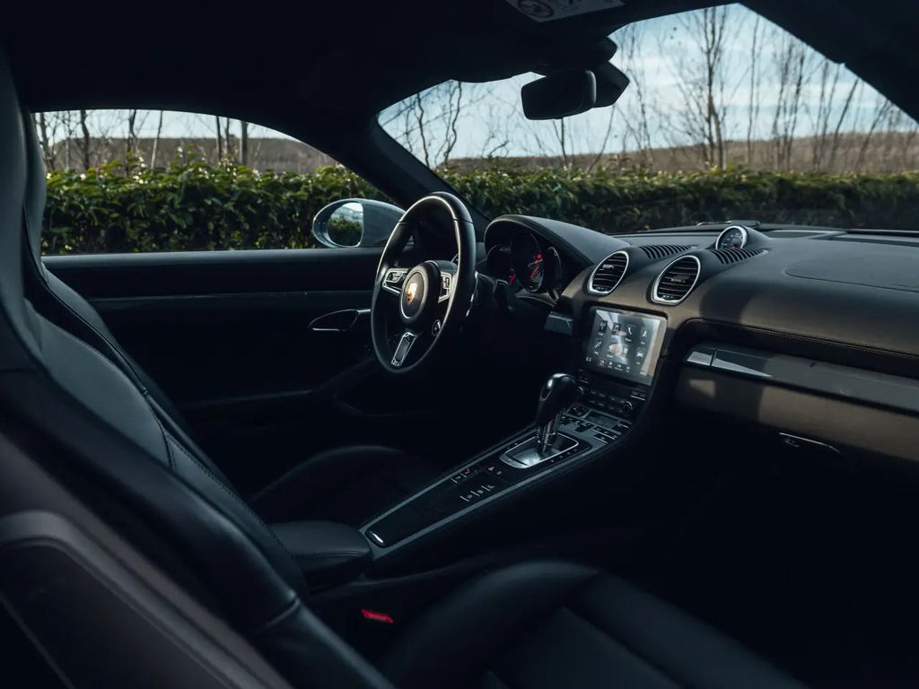 Porsche 718 Cayman S