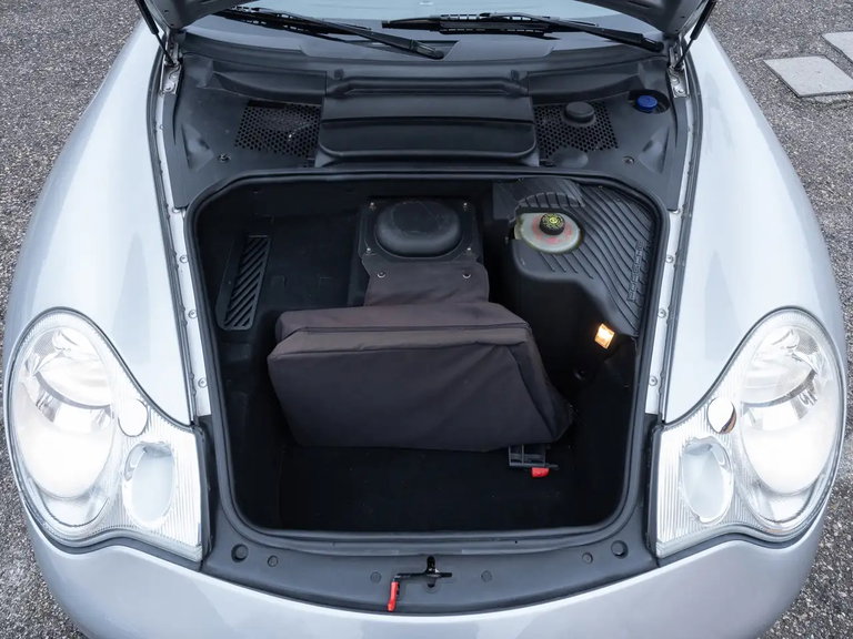 Porsche 996 Carrera 4