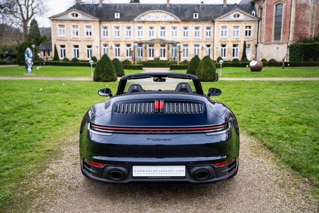 Porsche 992 Carrera