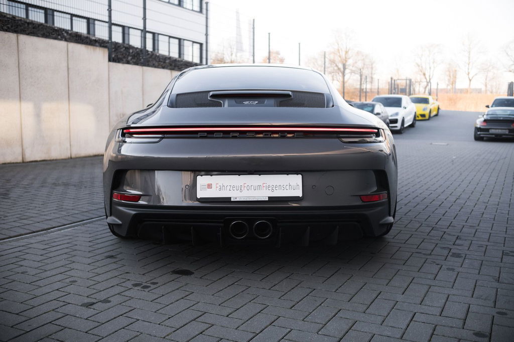 Porsche 992 GT3 Touring