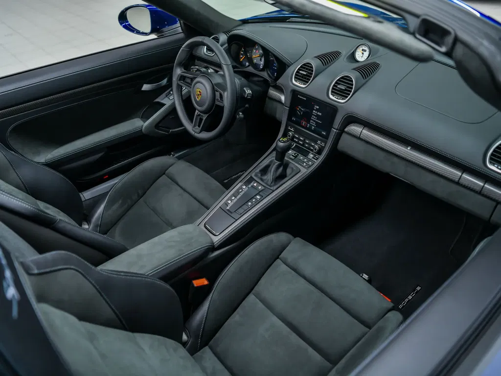 Porsche 718 Spyder RS