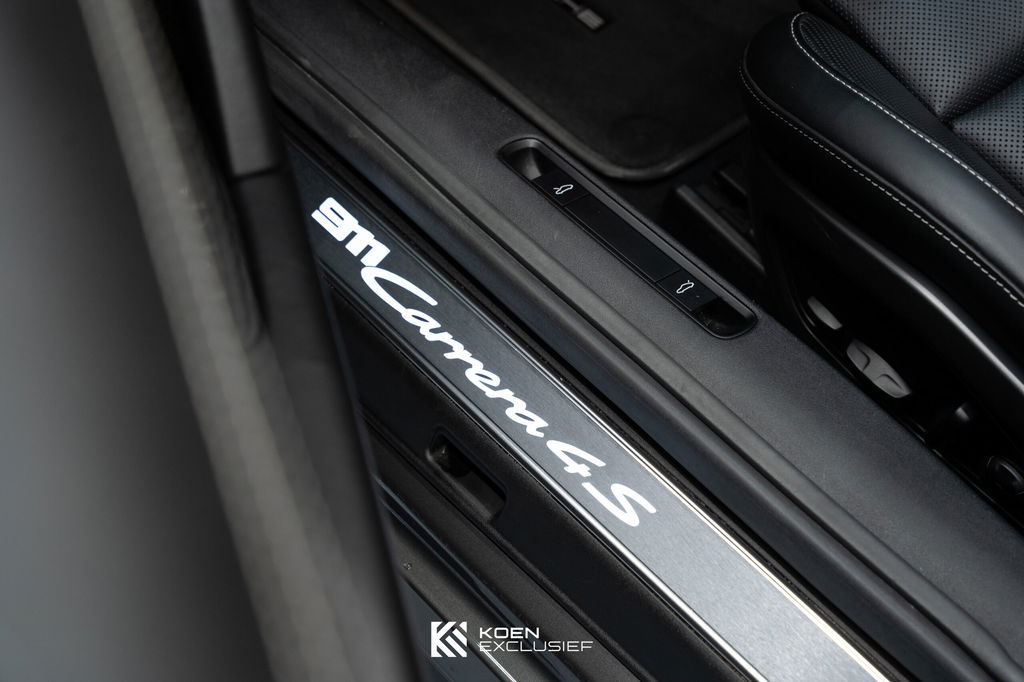 Porsche 992 Carrera 4S