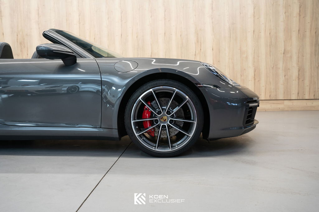 Porsche 992 Carrera 4S