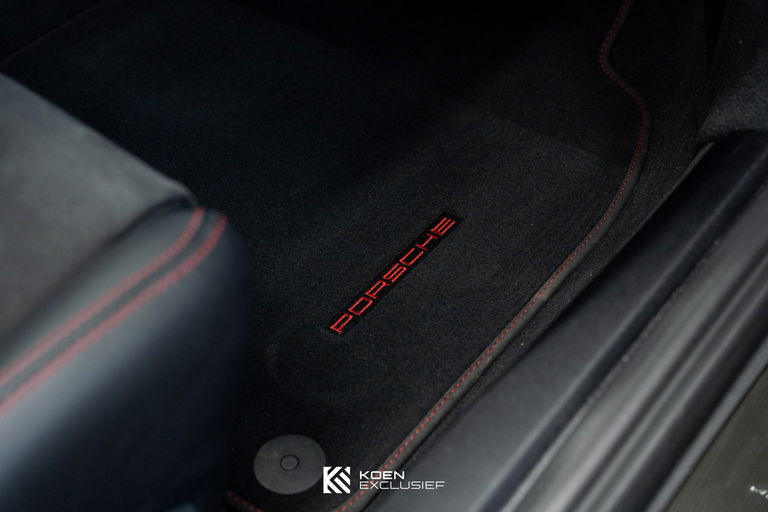 Porsche 991 Carrera 4 GTS