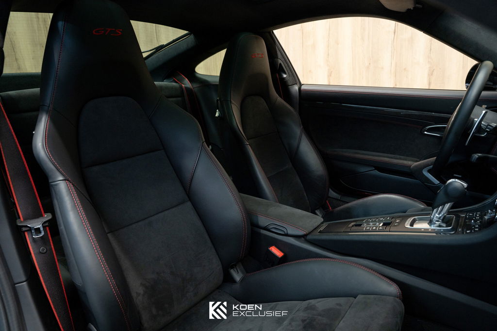 Porsche 991 Carrera 4 GTS