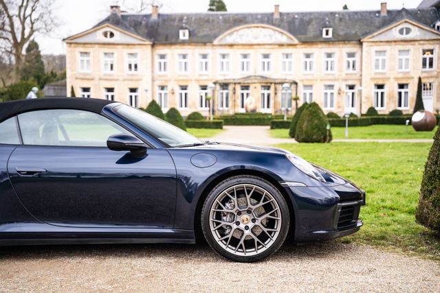 Porsche 992 Carrera