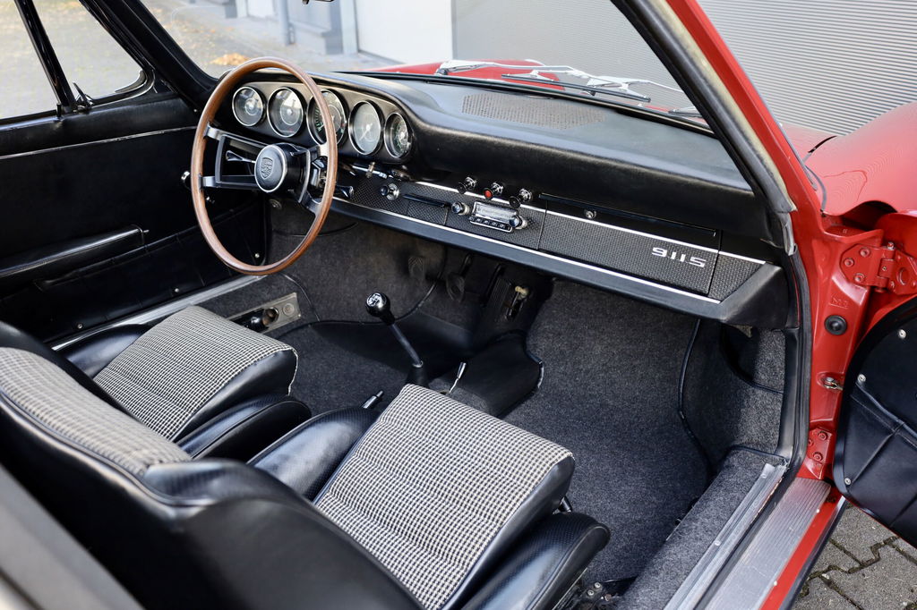 Porsche 911 S (F-Modell)