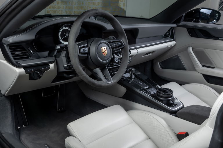 Porsche 992 Targa 4 GTS