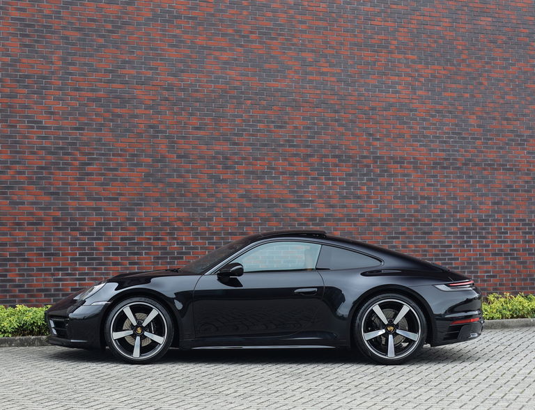 Porsche 992 Carrera