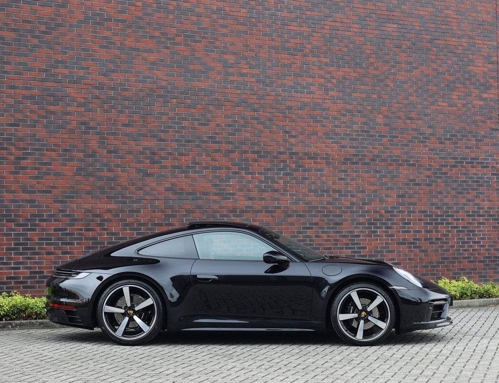 Porsche 992 Carrera