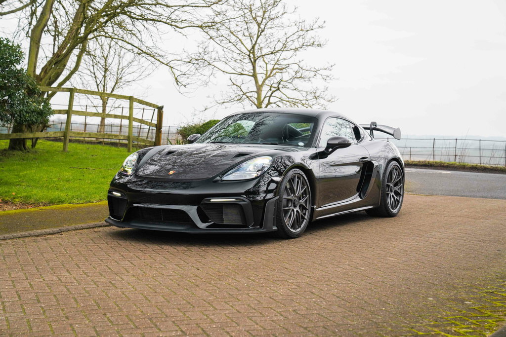 Porsche 718 Cayman GT4 RS