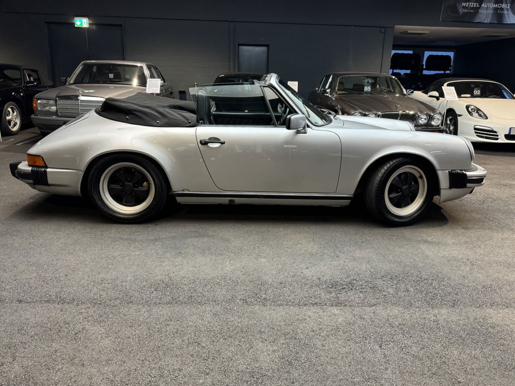 Porsche 911 Carrera 3.2 (US)
