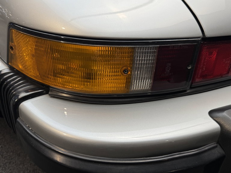 Porsche 911 Carrera 3.2 (US)