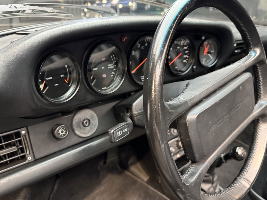 Porsche 911 Carrera 3.2 (US)