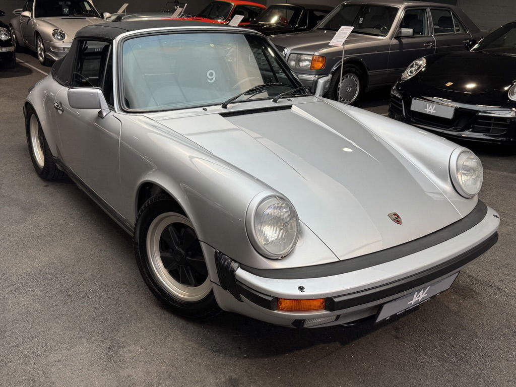 Porsche 911 Carrera 3.2 (US)