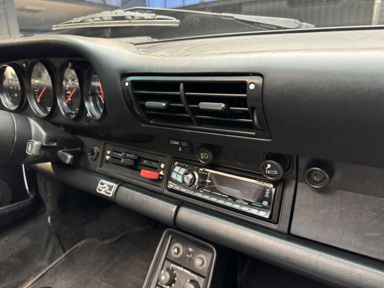 Porsche 911 Carrera 3.2 (US)