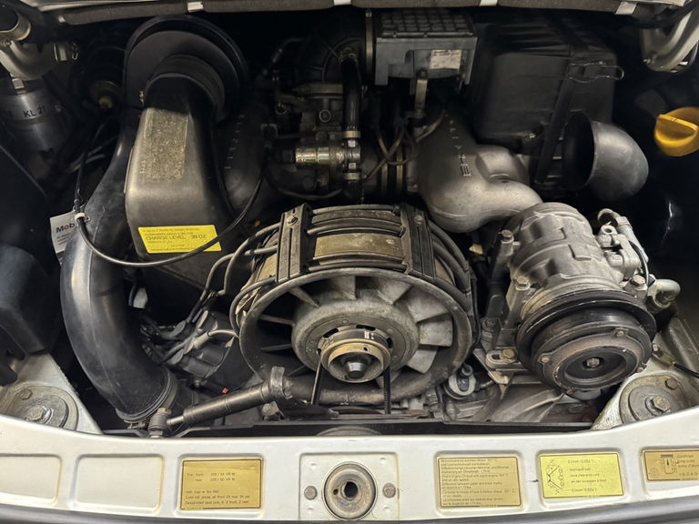 Porsche 911 Carrera 3.2 (US)