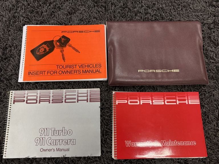 Porsche 911 Carrera 3.2 (US)