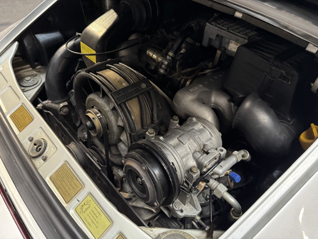 Porsche 911 Carrera 3.2 (US)