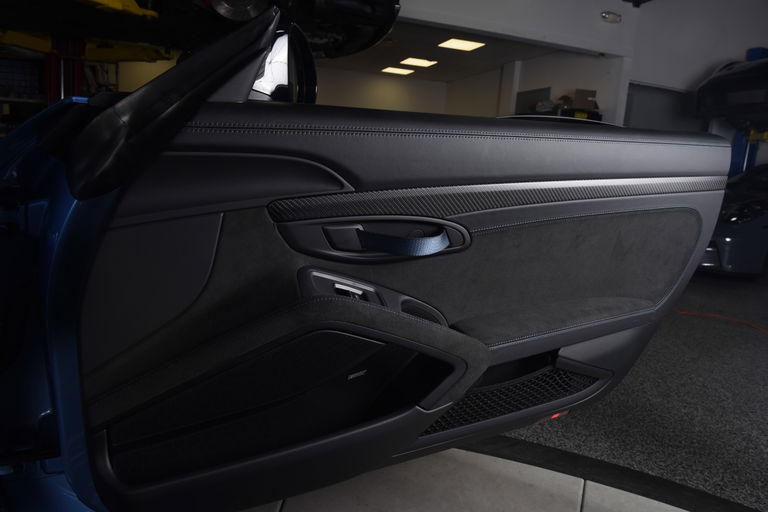 Porsche 718 Cayman GT4 RS