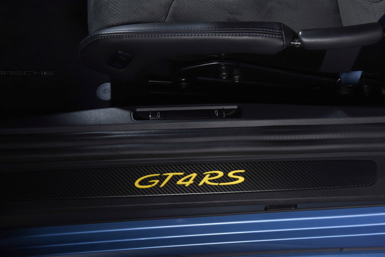 Porsche 718 Cayman GT4 RS