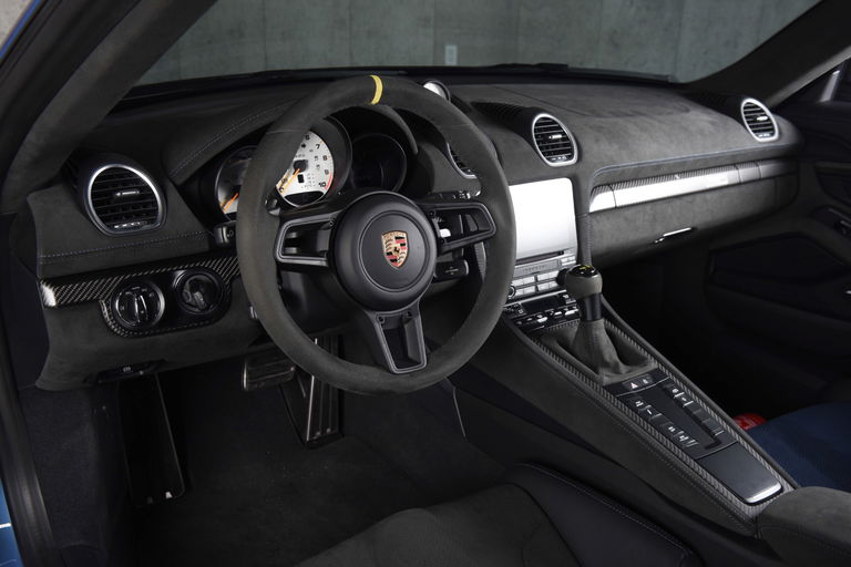 Porsche 718 Cayman GT4 RS