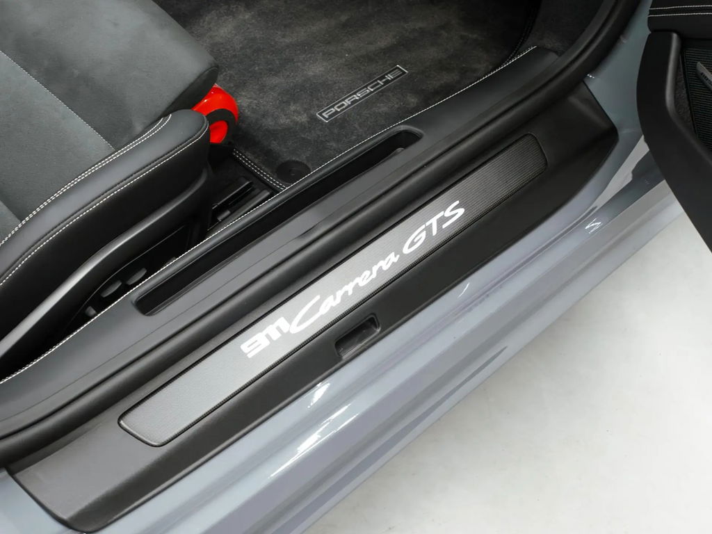 Porsche 992 Carrera GTS