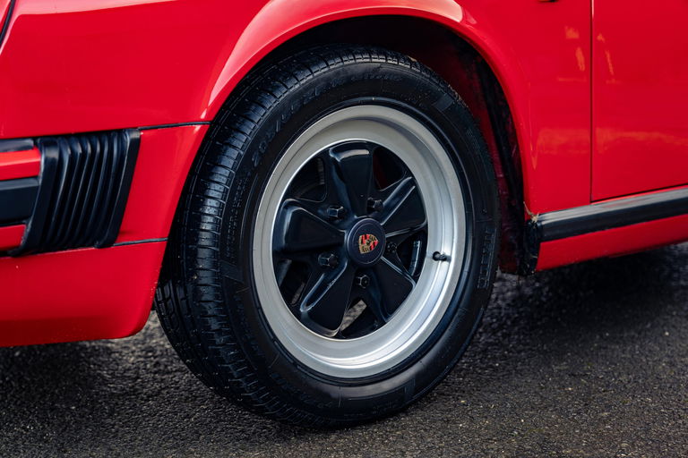 Porsche 911 Carrera 3.2