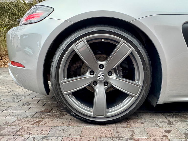 Porsche 718 Boxster T