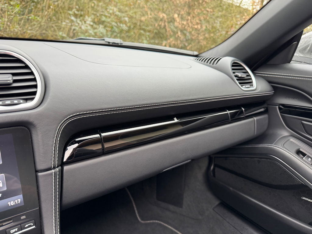 Porsche 718 Boxster T