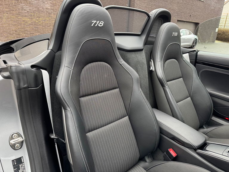 Porsche 718 Boxster T