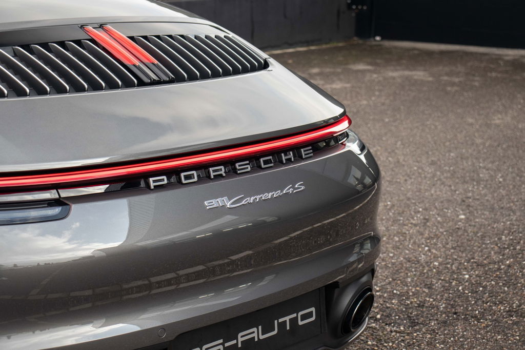 Porsche 992 Carrera 4S