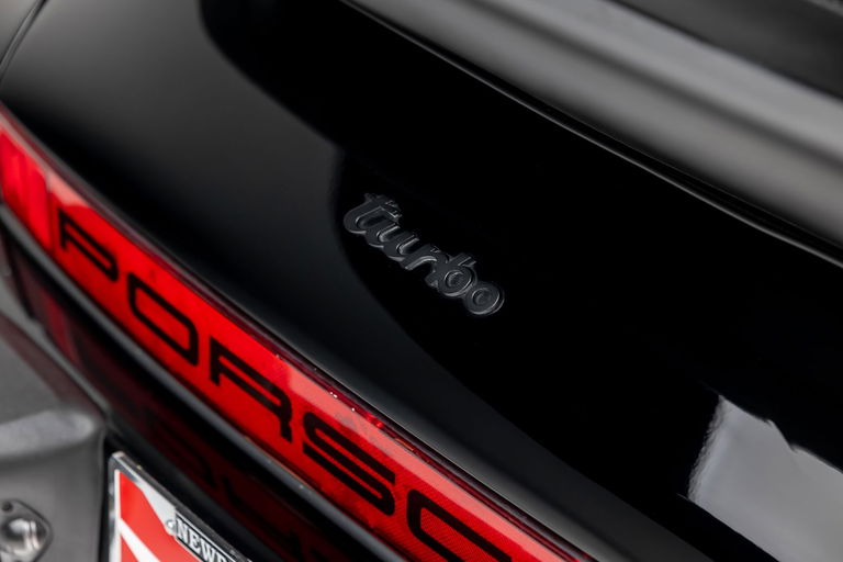Porsche 911 Turbo 3.3 (US)