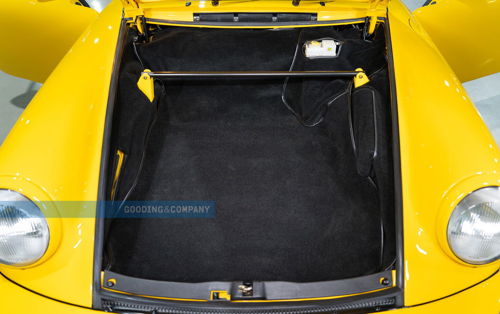 Porsche RUF CTR “Yellowbird”