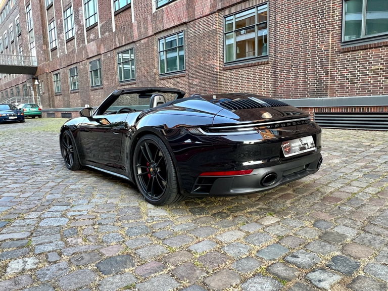Porsche 992 Carrera 4 GTS