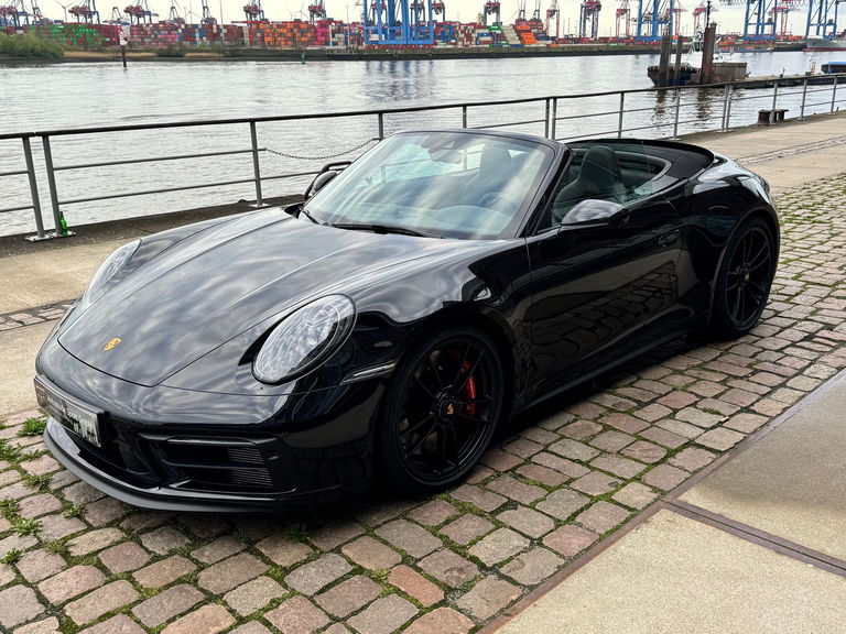 Porsche 992 Carrera 4 GTS